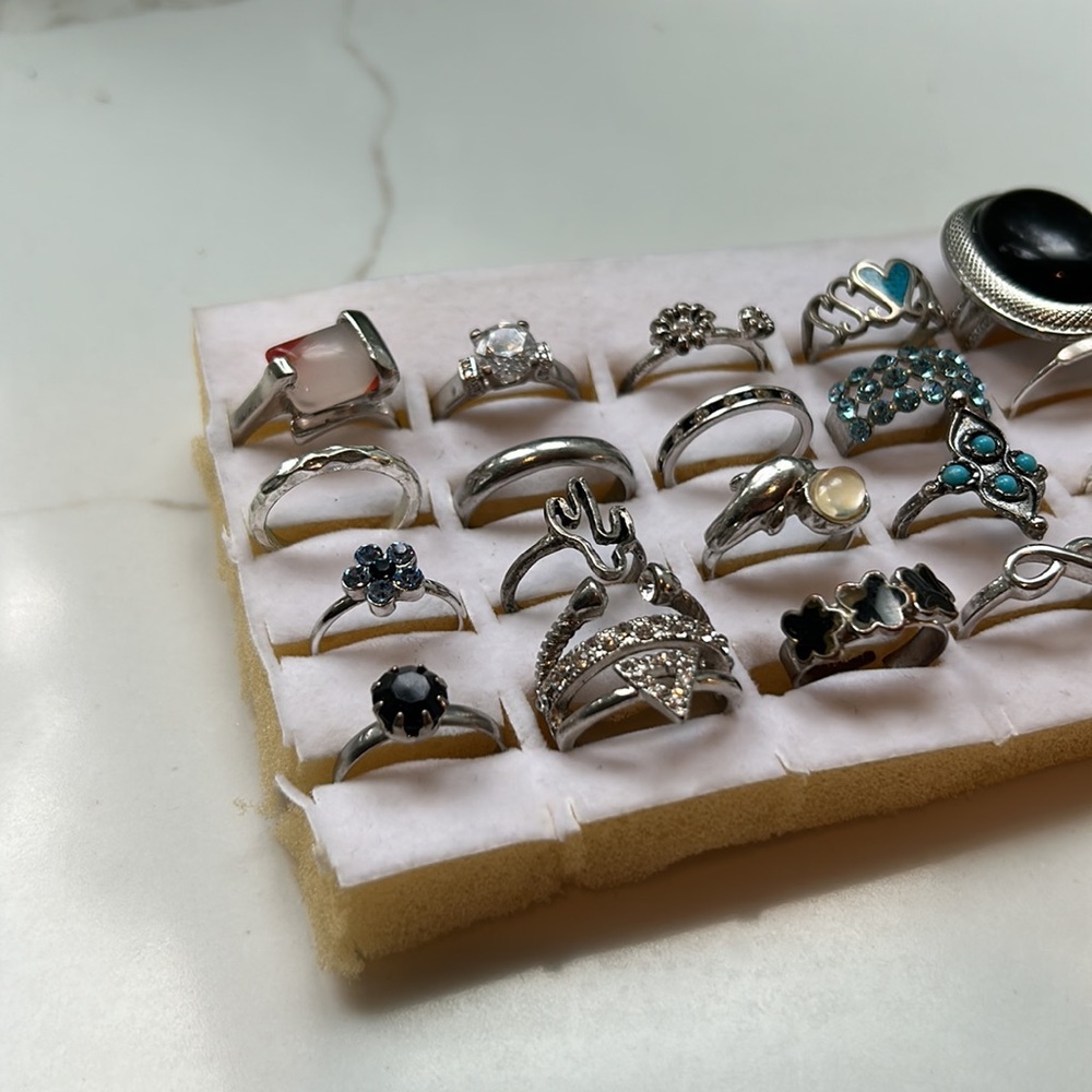 silver ring lot - Picture 2 of 4